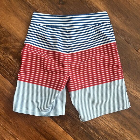 Vineyard Vines Boy Board shorts, size S 8-10 excellent condition - Picture 2 of 3